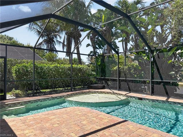 6772 Southern Oak CT, Naples, FL 34109