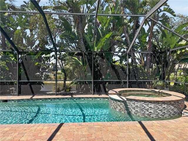 6772 Southern Oak CT, Naples, FL 34109