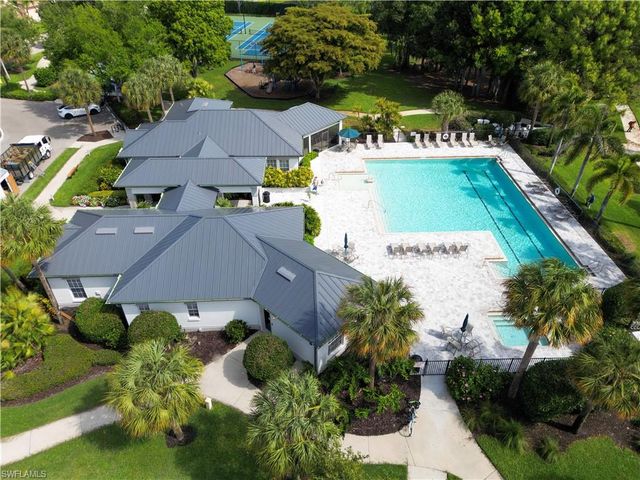 6772 Southern Oak CT, Naples, FL 34109