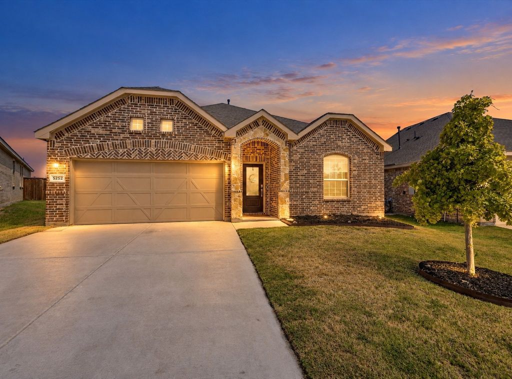 5252 Mountain Top Trail, Fort Worth, TX 76036 — exterior