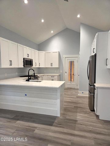 824 15th Street, Port Royal, SC 29935