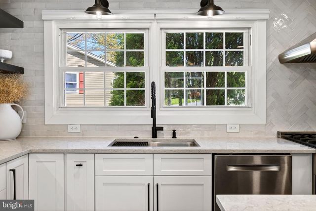 300 WHITE PLAINS CT, Severna Park, MD 21146