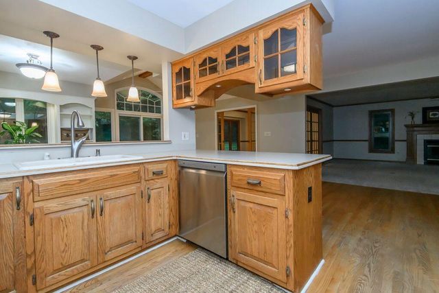 S26W31396 Cregennan Bae, Wales, WI 53183