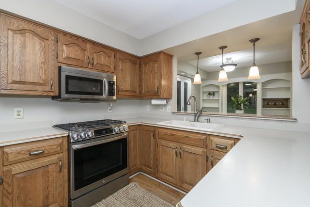 S26W31396 Cregennan Bae, Wales, WI 53183