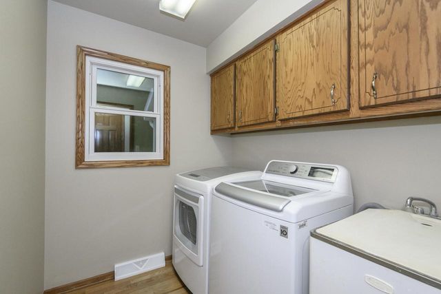 S26W31396 Cregennan Bae, Wales, WI 53183