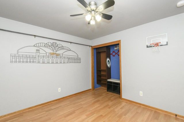 S26W31396 Cregennan Bae, Wales, WI 53183