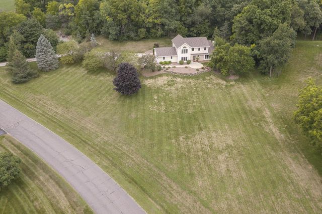 S26W31396 Cregennan Bae, Wales, WI 53183