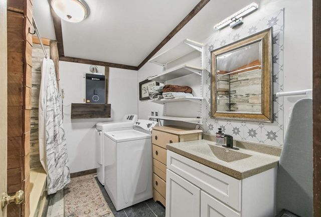 N7626 Neitzel Drive, New Lisbon, WI 53950