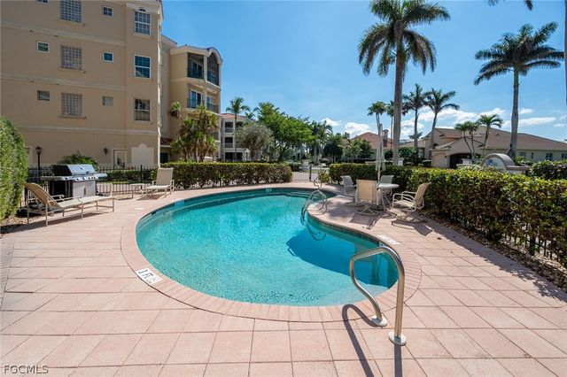 11160 Harbour Yacht CT B, Fort Myers, FL 33908
