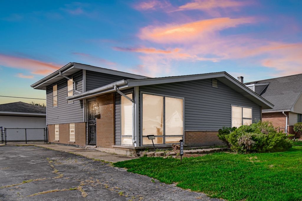 3907 W 168th Street, Country Club Hills, IL 60478