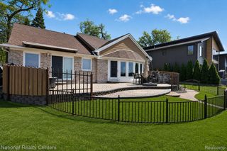 560 Black Oaks Trail, Howell, MI 48843