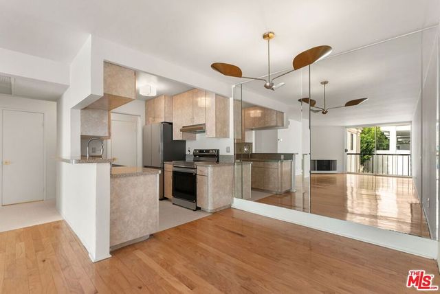 8530 Holloway Drive 309, West Hollywood, CA 90069
