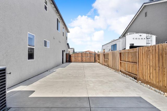 790 Monte Oro Court, Manteca, CA 95337