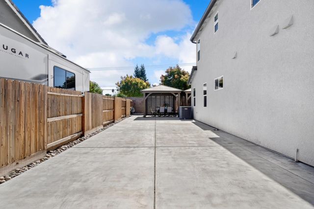 790 Monte Oro Court, Manteca, CA 95337