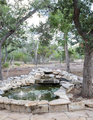 301 Lander LN, Dripping Springs, TX 78620