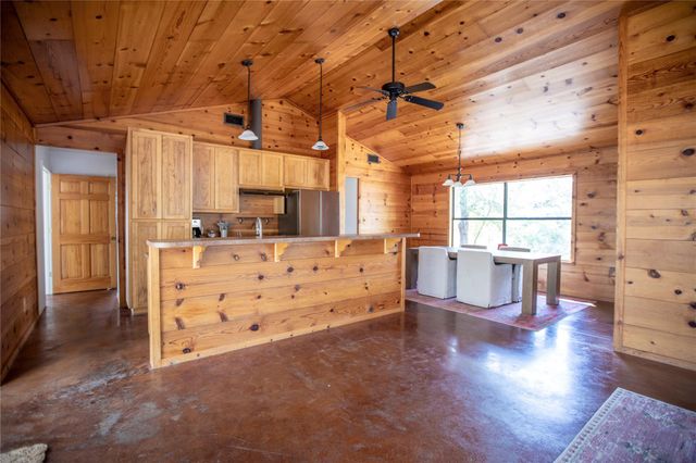 301 Lander LN, Dripping Springs, TX 78620