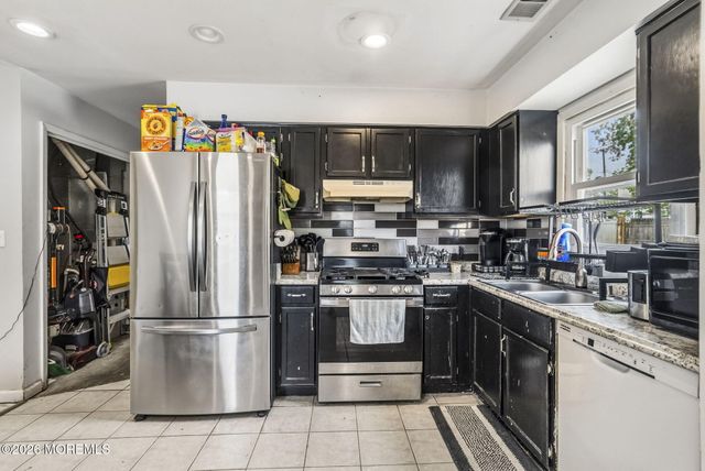 168 Milton Avenue, Cliffwood, NJ 07721