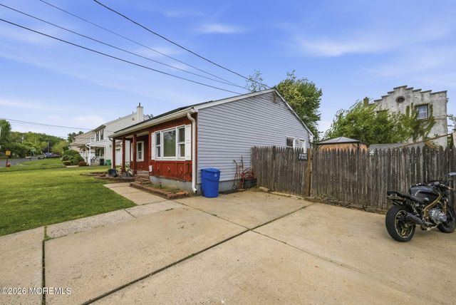 168 Milton Avenue, Cliffwood, NJ 07721