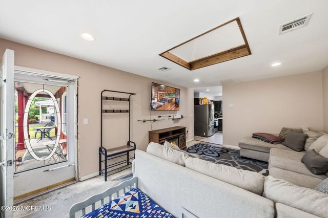168 Milton Avenue, Cliffwood, NJ 07721