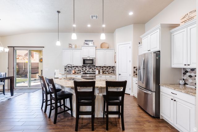 1952 N RESERVE PKWY, Washington, UT 84780