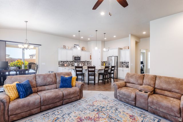 1952 N RESERVE PKWY, Washington, UT 84780