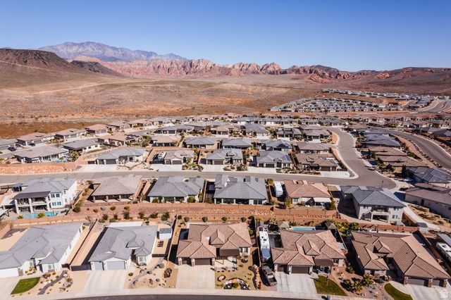 1952 N RESERVE PKWY, Washington, UT 84780