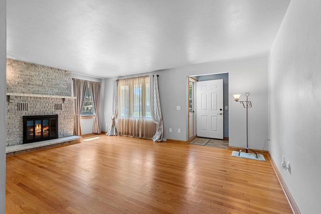 500 W SUNSET AVENUE, Appleton, WI 54911