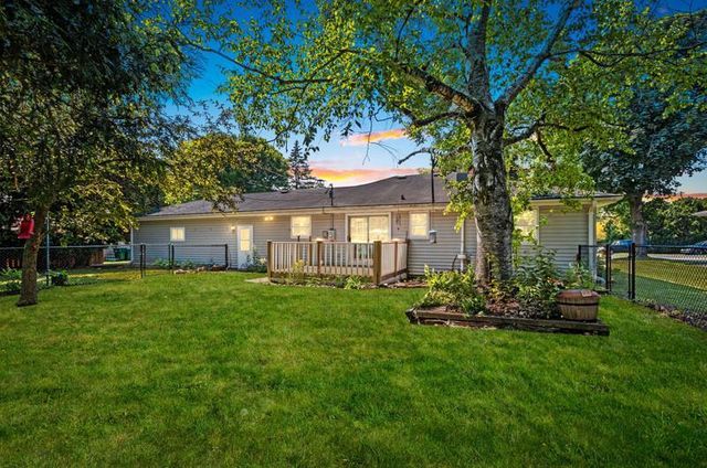 500 W SUNSET AVENUE, Appleton, WI 54911