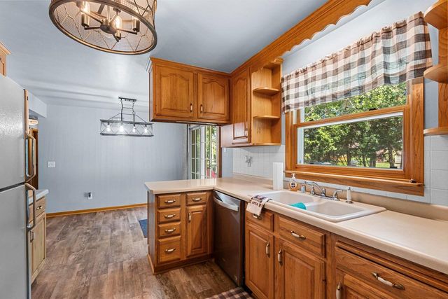 500 W SUNSET AVENUE, Appleton, WI 54911