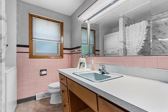 500 W SUNSET AVENUE, Appleton, WI 54911