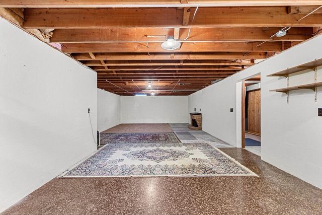 500 W SUNSET AVENUE, Appleton, WI 54911