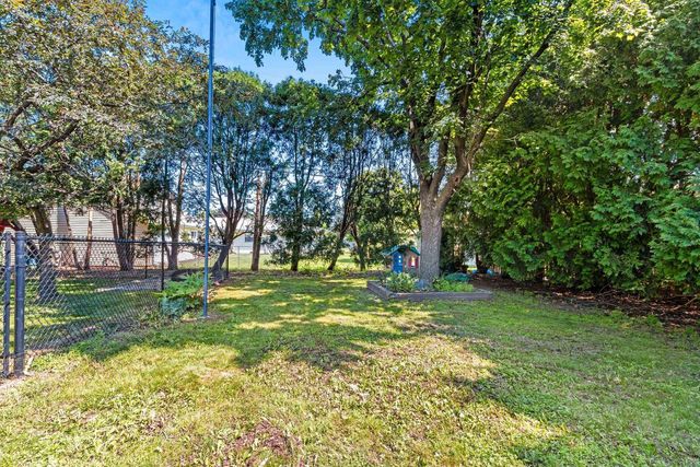 500 W SUNSET AVENUE, Appleton, WI 54911