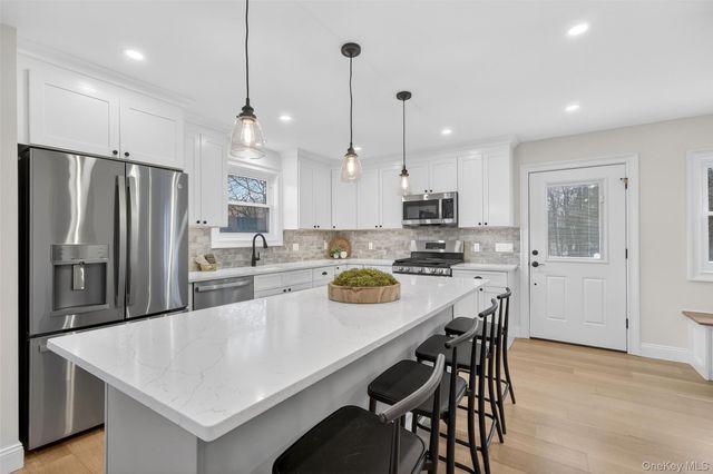 11 Appleblossom Lane, Hopewell Junction, NY 12533