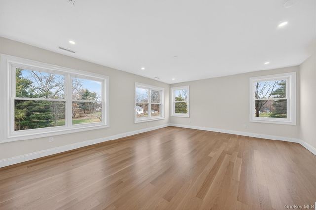 11 Appleblossom Lane, Hopewell Junction, NY 12533