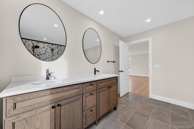 11 Appleblossom Lane, Hopewell Junction, NY 12533