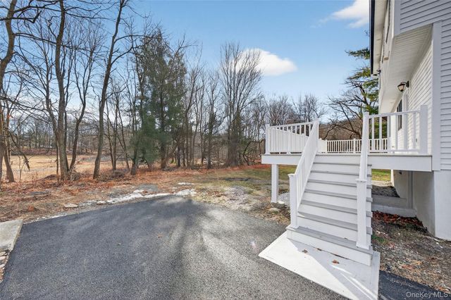 11 Appleblossom Lane, Hopewell Junction, NY 12533