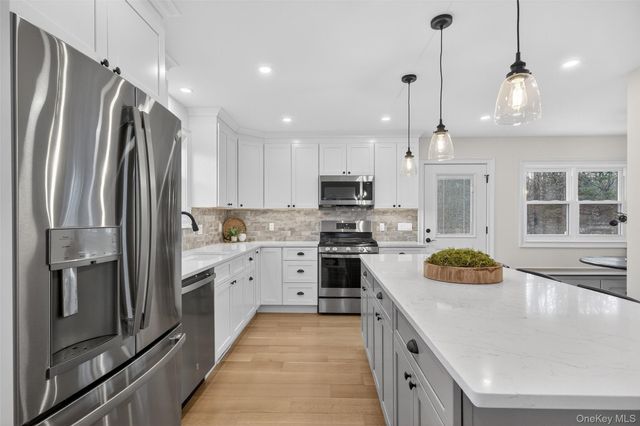 11 Appleblossom Lane, Hopewell Junction, NY 12533