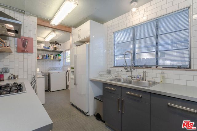 10959 STRATHMORE Drive, Los Angeles, CA 90024