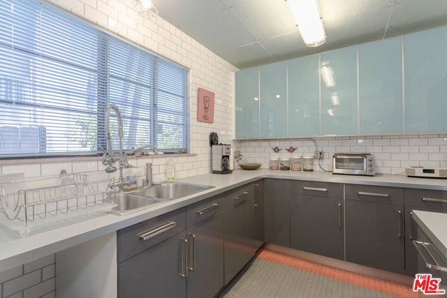 10959 STRATHMORE Drive, Los Angeles, CA 90024