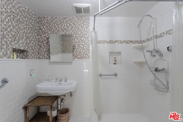 10959 STRATHMORE Drive, Los Angeles, CA 90024