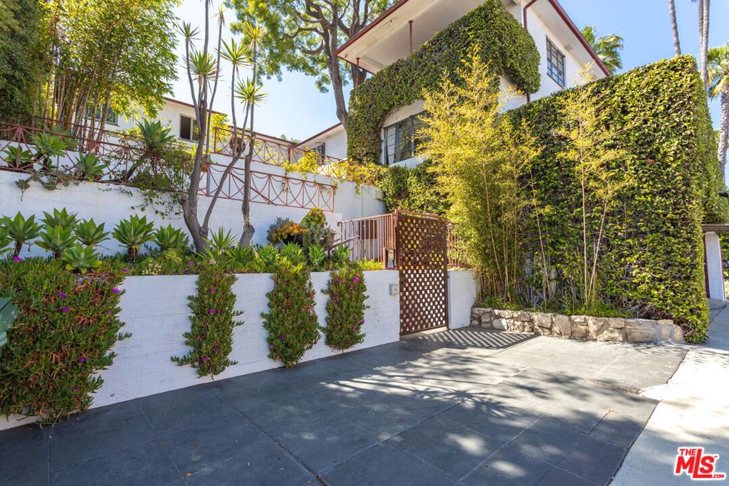10959 STRATHMORE Drive, Los Angeles, CA 90024