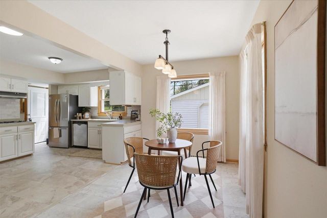 5400 Mansfield DRIVE, Greendale, WI 53129