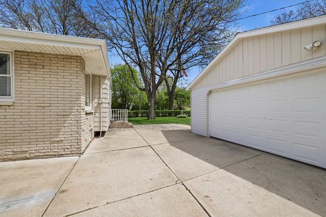 5400 Mansfield DRIVE, Greendale, WI 53129