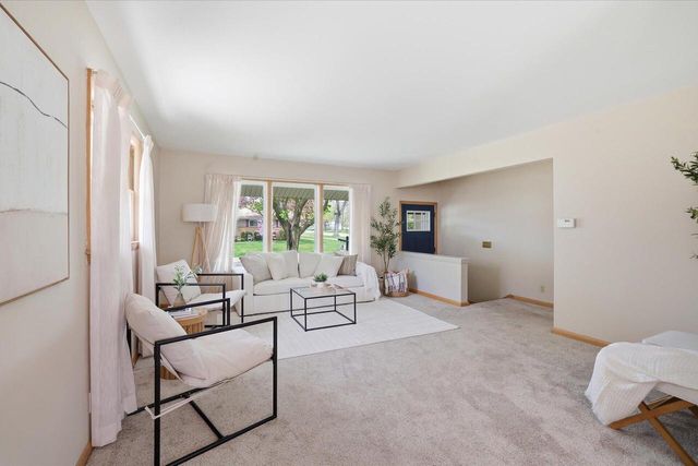 5400 Mansfield DRIVE, Greendale, WI 53129