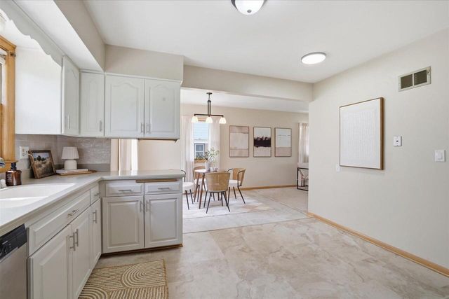 5400 Mansfield DRIVE, Greendale, WI 53129