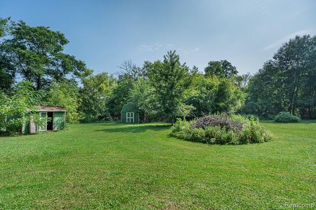 61960 Schoenherr Road, Washington, MI 48094