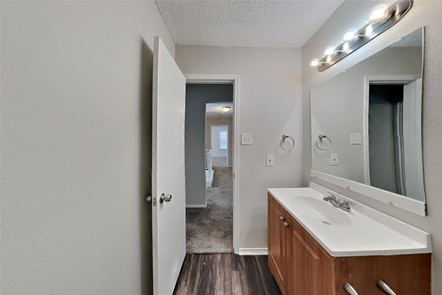 5315 Faireast Court, Arlington, TX 76018