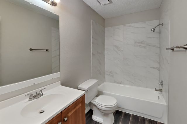 5315 Faireast Court, Arlington, TX 76018