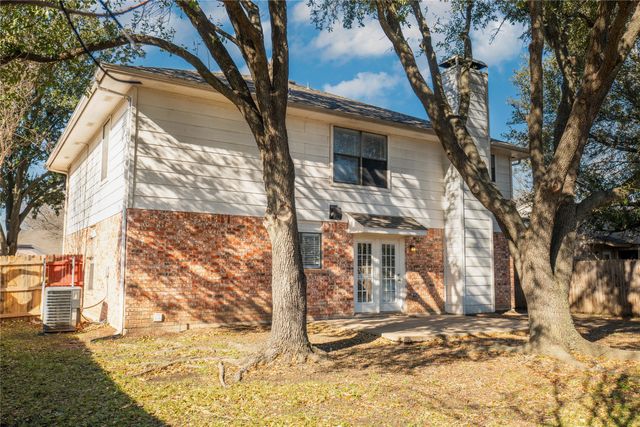 5315 Faireast Court, Arlington, TX 76018