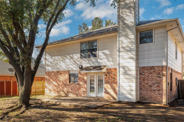 5315 Faireast Court, Arlington, TX 76018